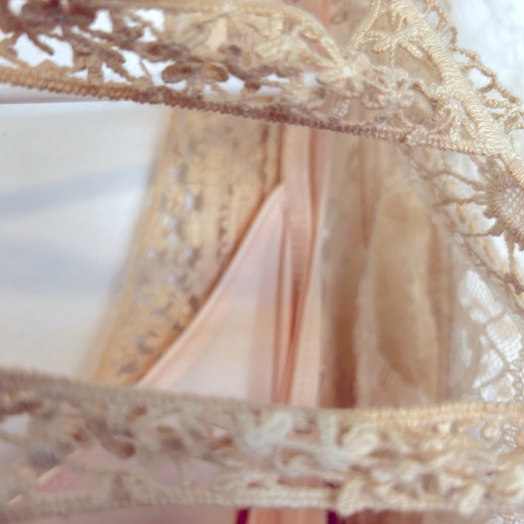 BeBop pale pink lace mini dress with flutter sleeves - Picture 7 of 8